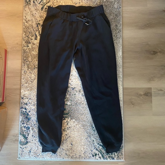 Lululemon joggers - Picture 2 of 4
